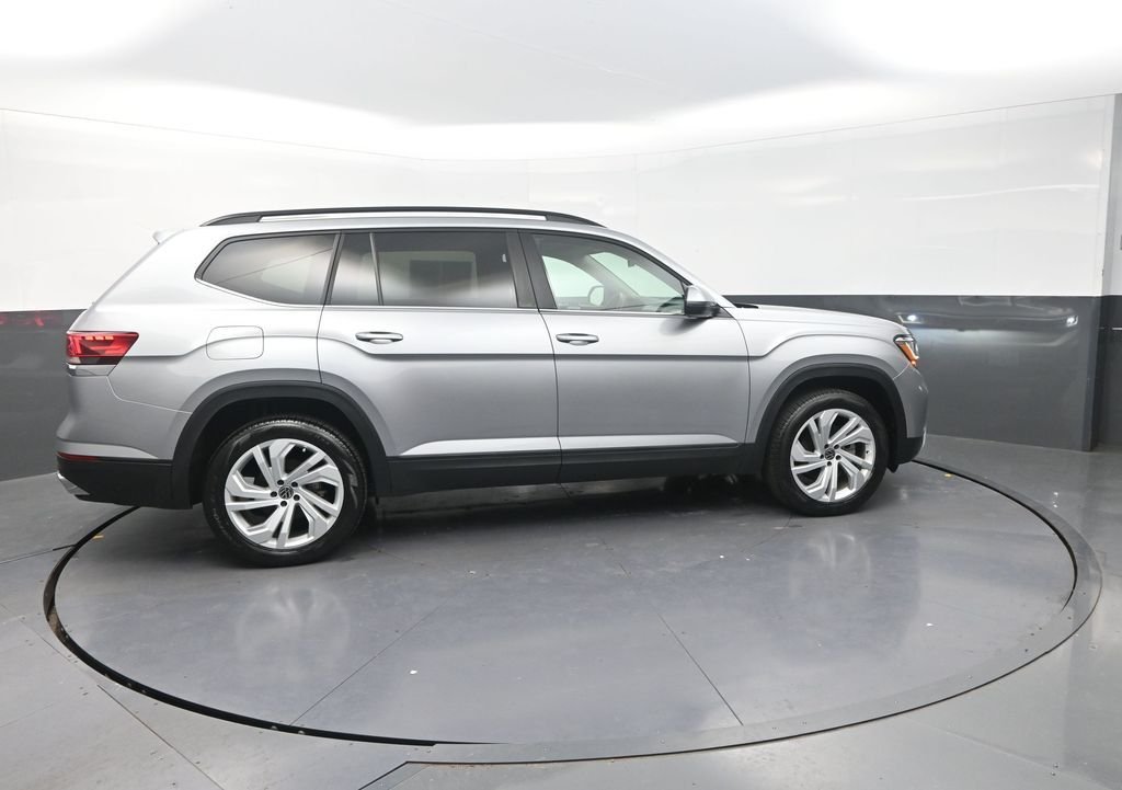 Used 2023 Silver Volkswagen 2.0T SE w/Technology image 12