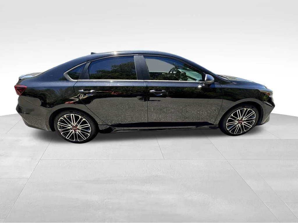 Used 2022 Black Kia GT image 4