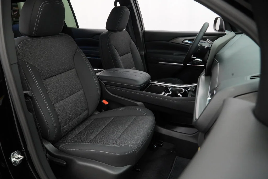New 2027 Mosaic Black Metallic Chevrolet LT image 28