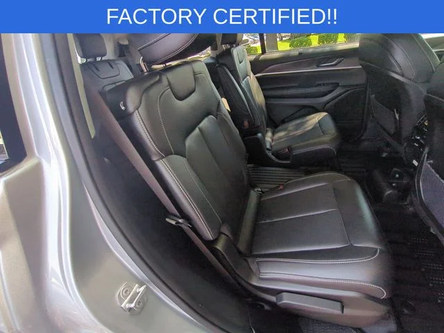 Used 2023 Silver Jeep Limited image 36