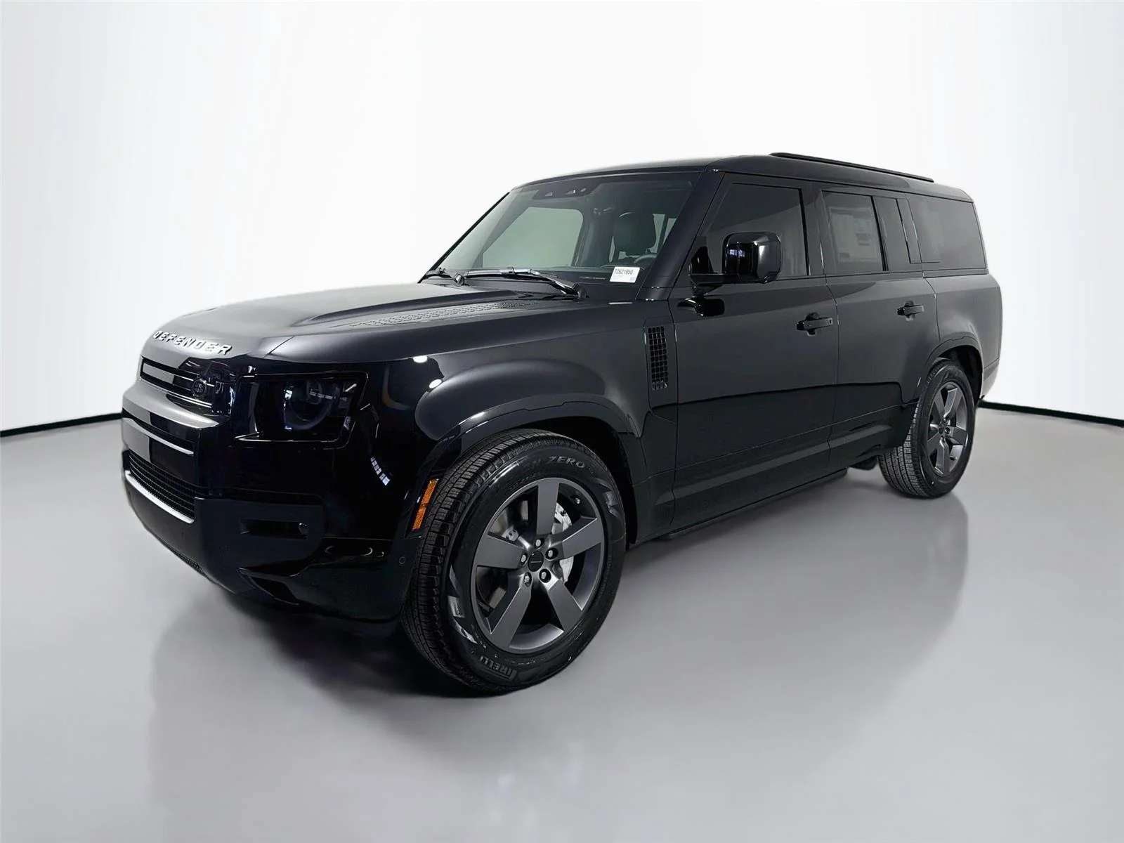 2026 Land Rover Defender 130 X-Dynamic SE P400's photo