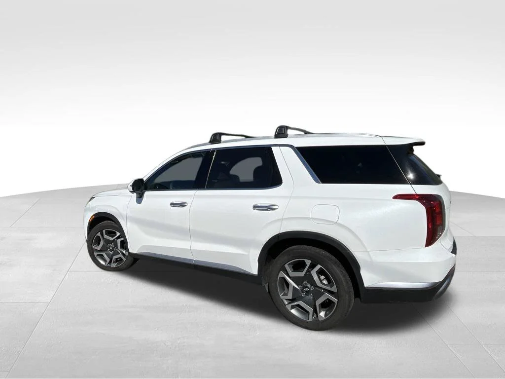 Used 2023 White Hyundai SEL image 8