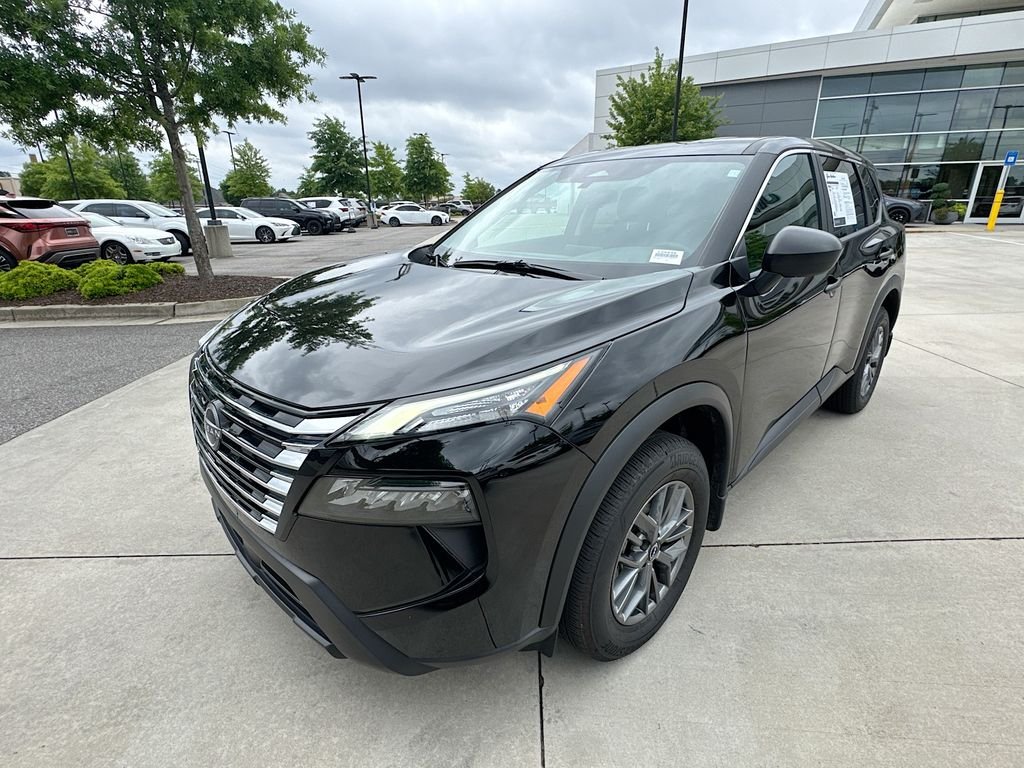 Used 2025 Black Nissan S image 5