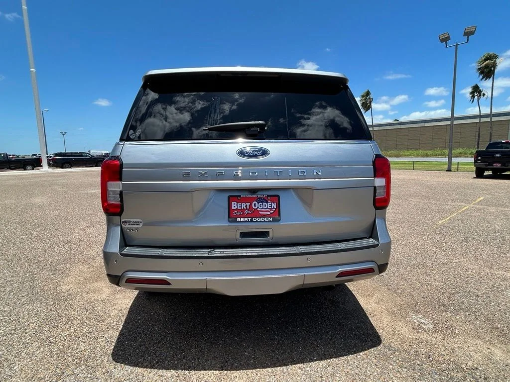Used 2023 Silver Ford XLT image 5