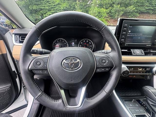 Certified Used 2022 BLIZZARD PEARL Toyota  image 12