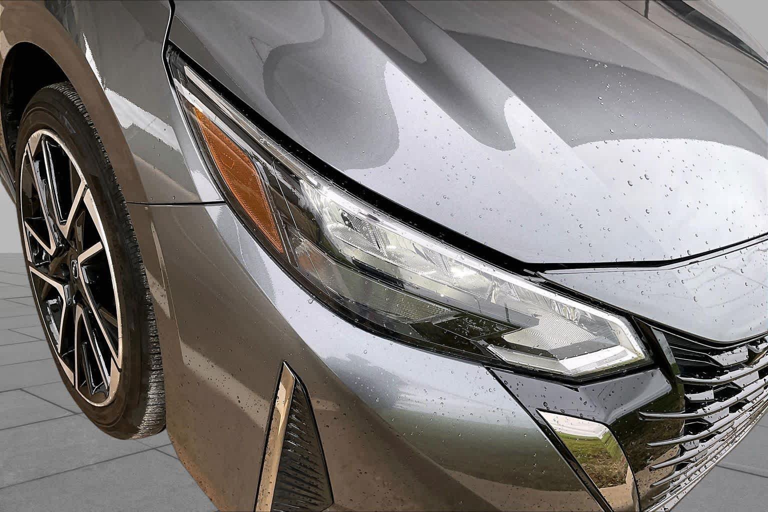 Used 2025 Gun Metallic Nissan SR image 24