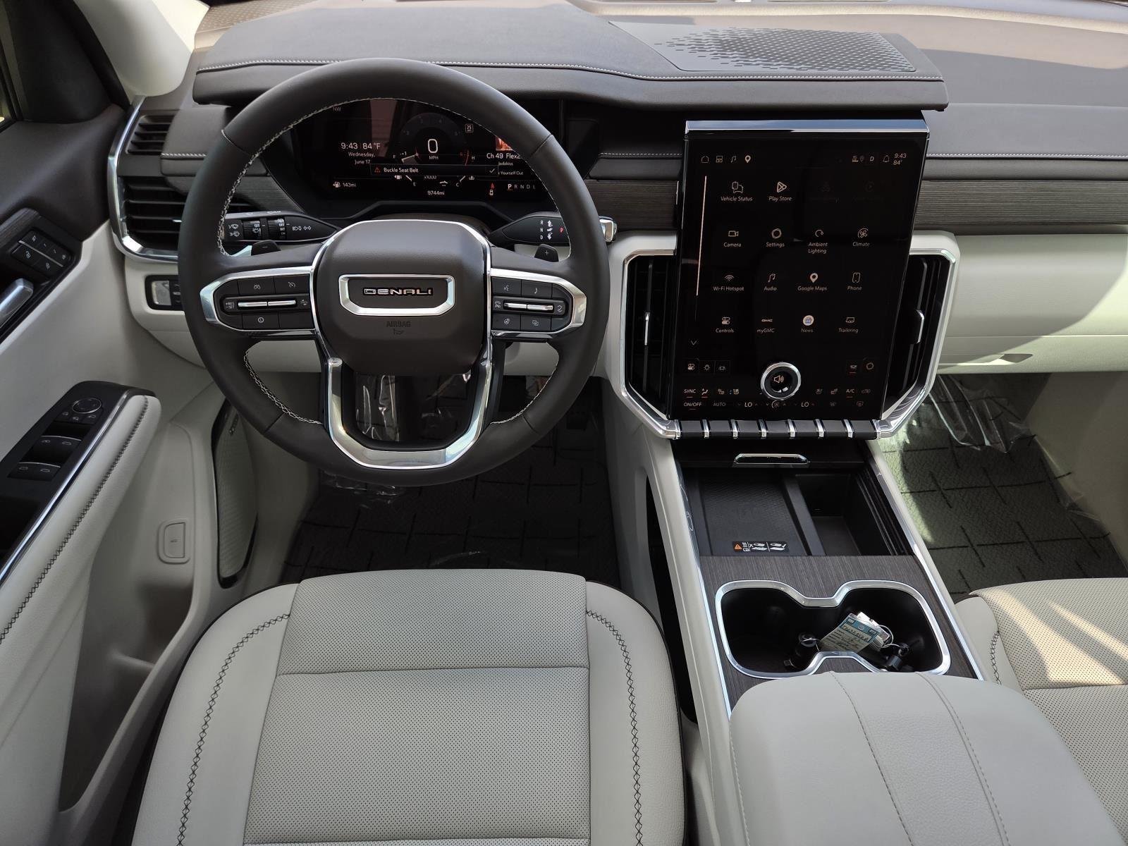 Used 2024 WHITE FROST TRICOAT GMC DNLI image 15