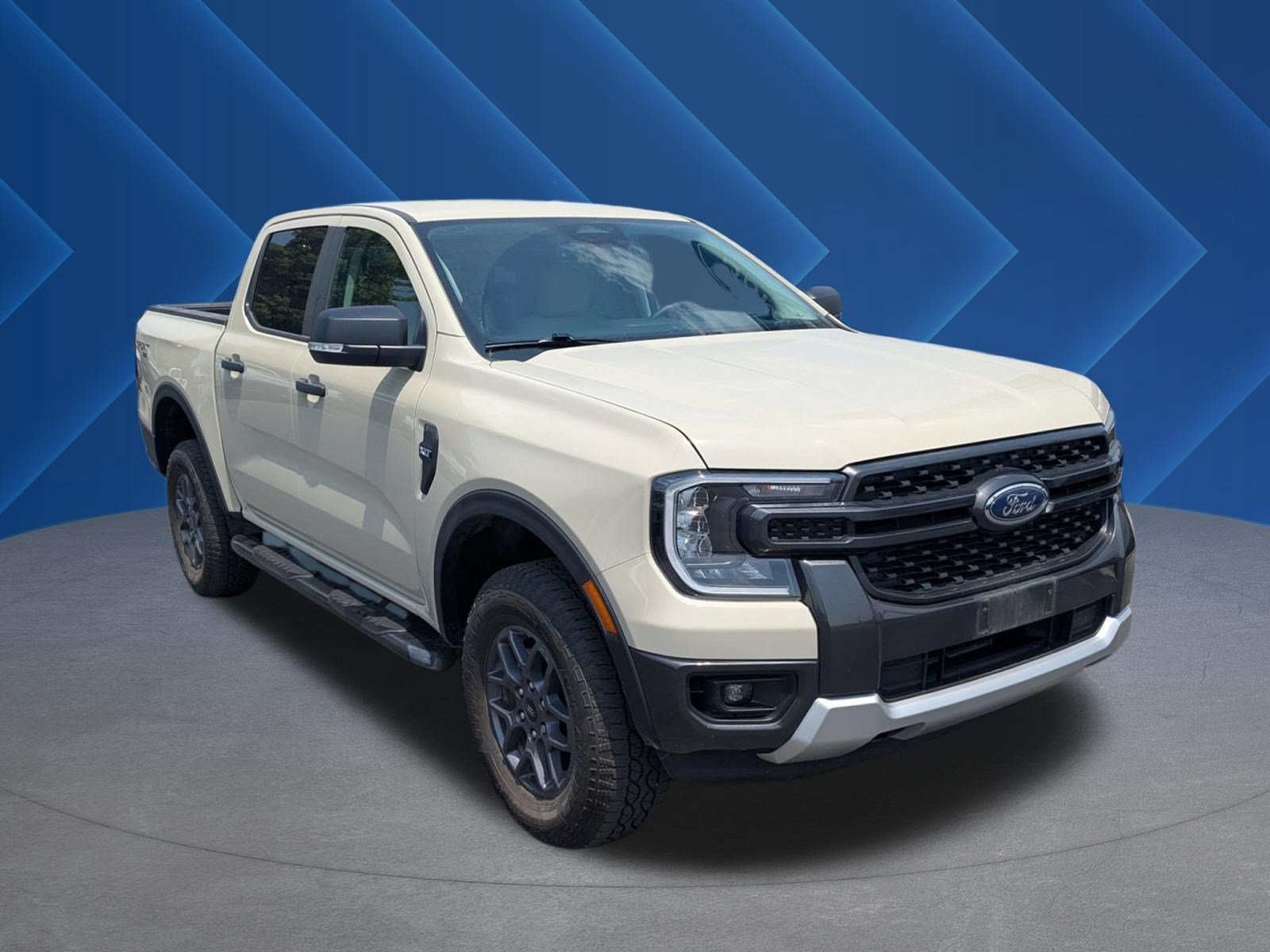 Certified Used 2025 Blue Ford XLT image 1