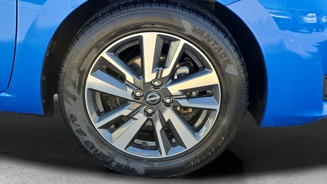 Used 2024 Electric Blue Metallic Nissan 1.6 SV image 17