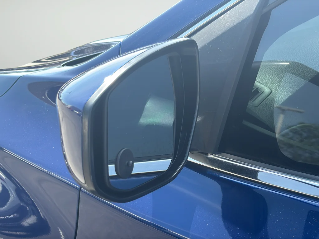 Used 2019 Blue Nissan S image 10