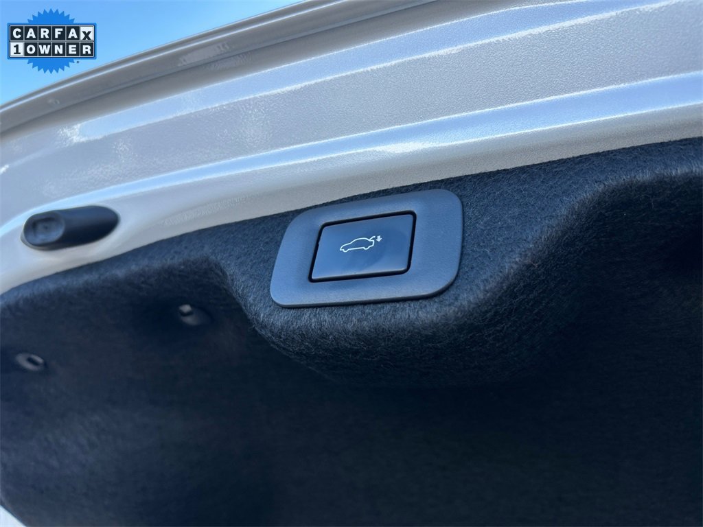 2025 LEXUS ES - Image 33