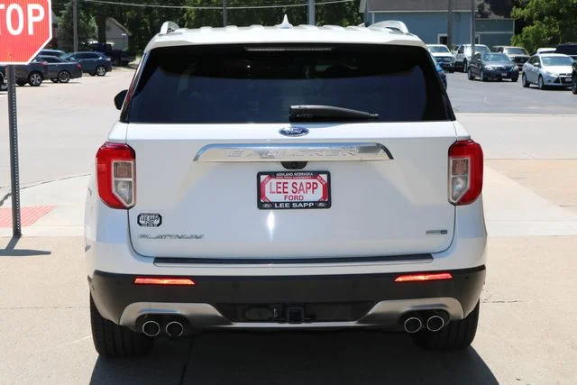 Used 2020 White Metallic Ford Platinum image 29