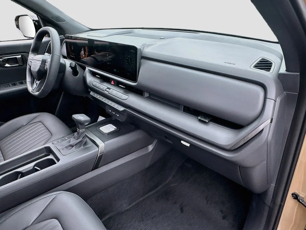 New 2027 Terrain Brown / Black Roof Kia X-Line image 27