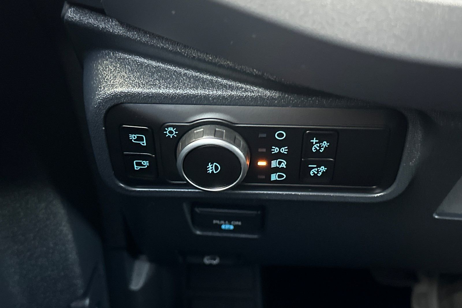 Used 2025 Green Ford Outer Banks image 30