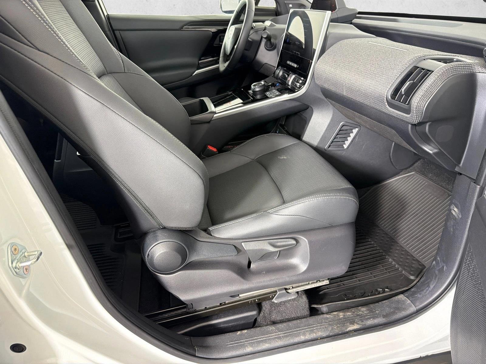 Used 2024 White Toyota XLE image 27