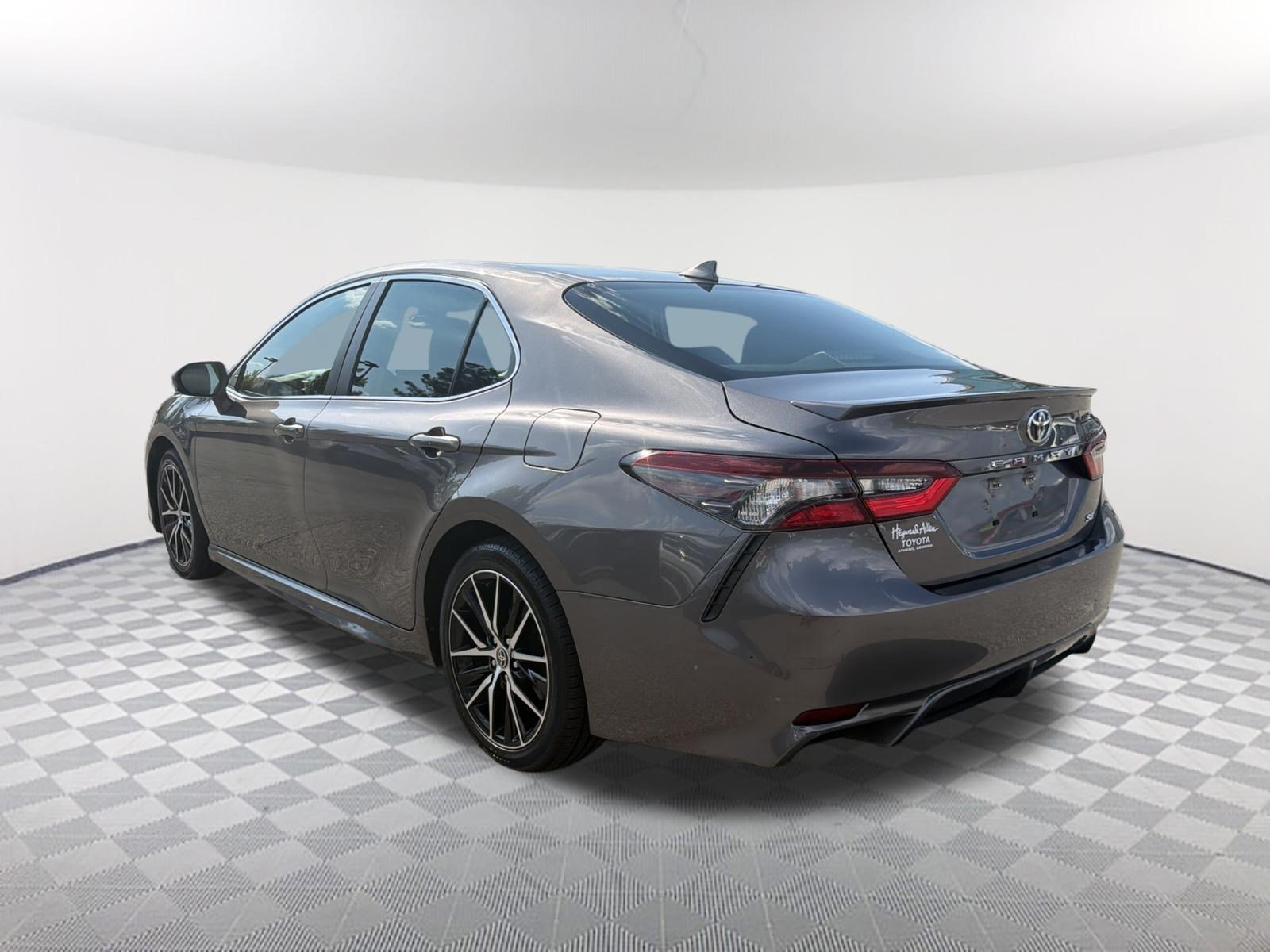 Used 2021 Predawn Gray Mica Toyota SE image 15
