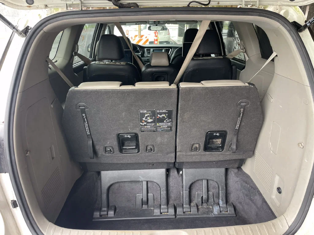 Used 2019 White Kia EX image 9