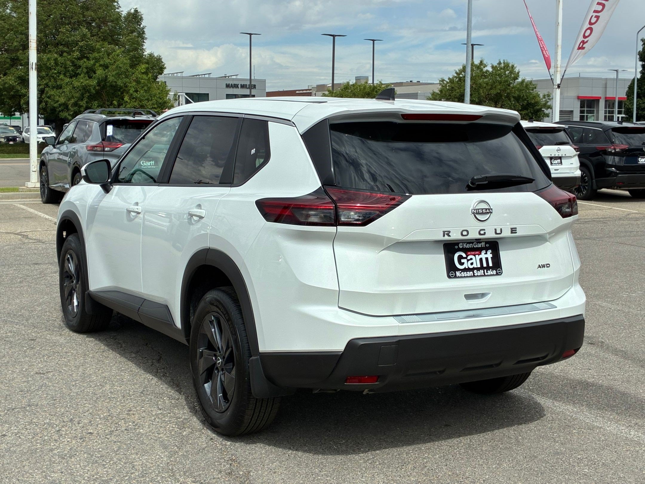 New 2026 Everest White Pearl Tricoat Nissan SV image 5