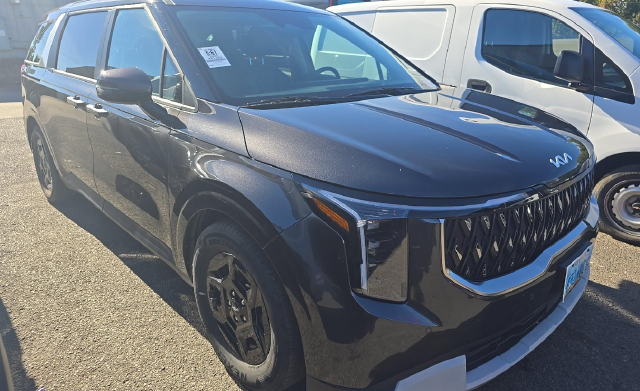 Used 2025 Gray Kia LXS image 1