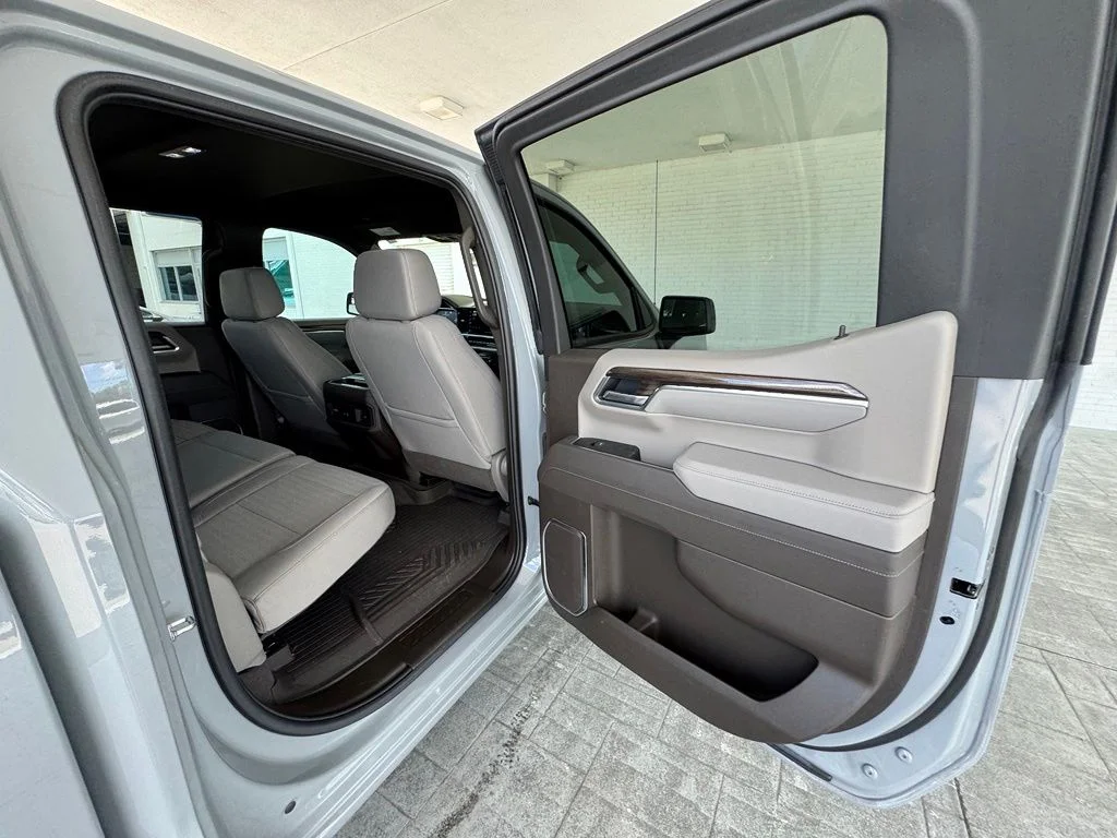 Used 2025 Gray Chevrolet RST image 23