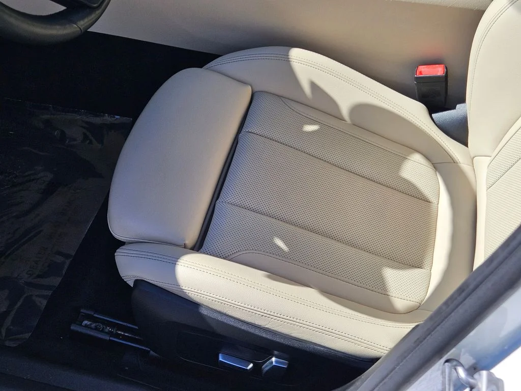 Certified Used 2023 Alpine White BMW 330i xDrive image 31