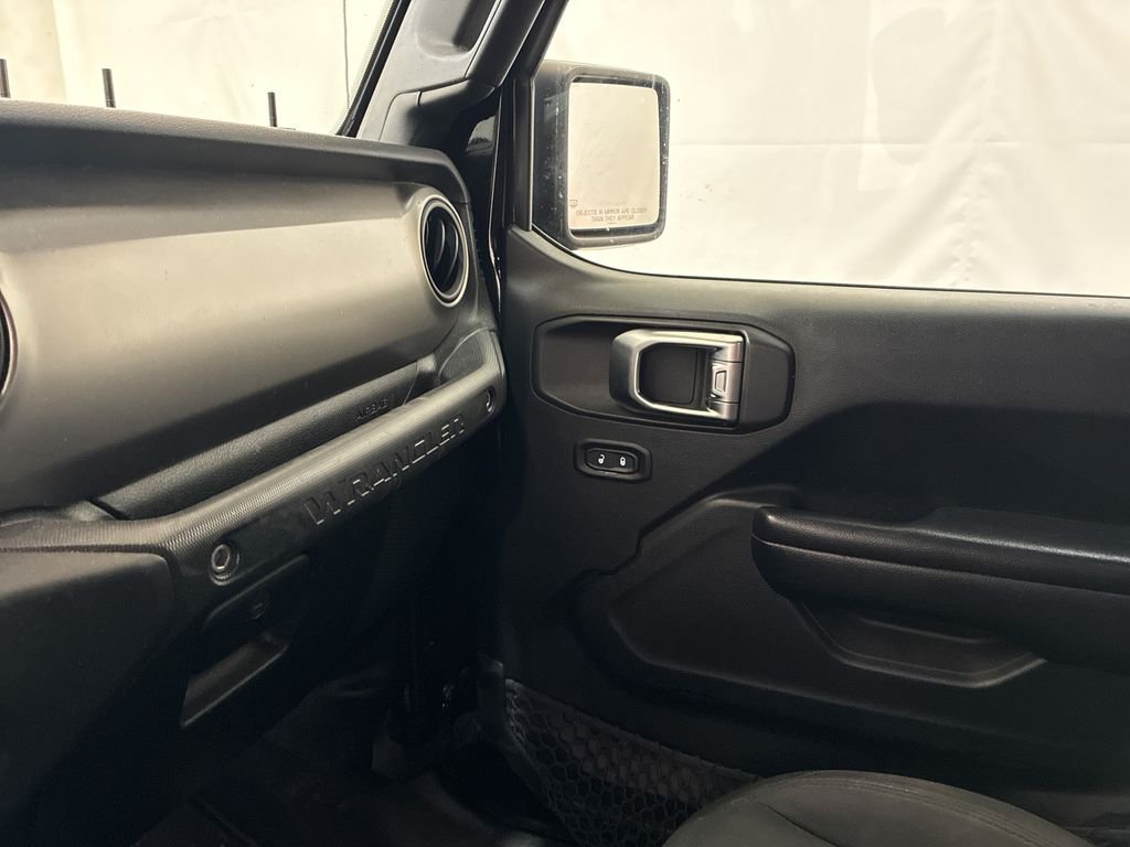 Used 2018 Black Jeep Unlimited Sport S image 21