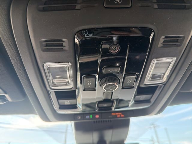 2026 Chevrolet Suburban Premier - Photo 29