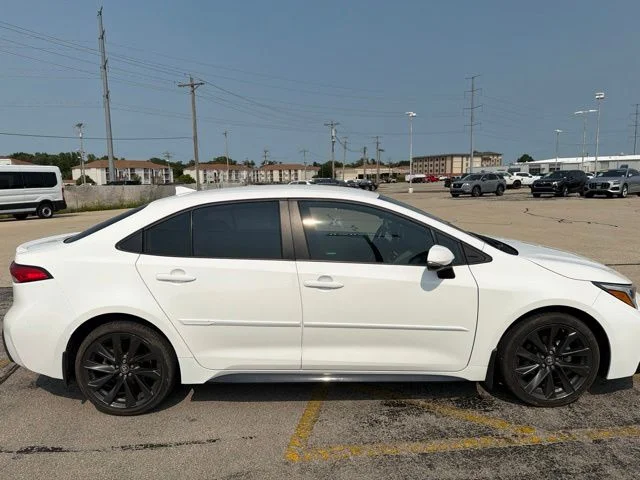 Used 2024 Ice Toyota SE image 6