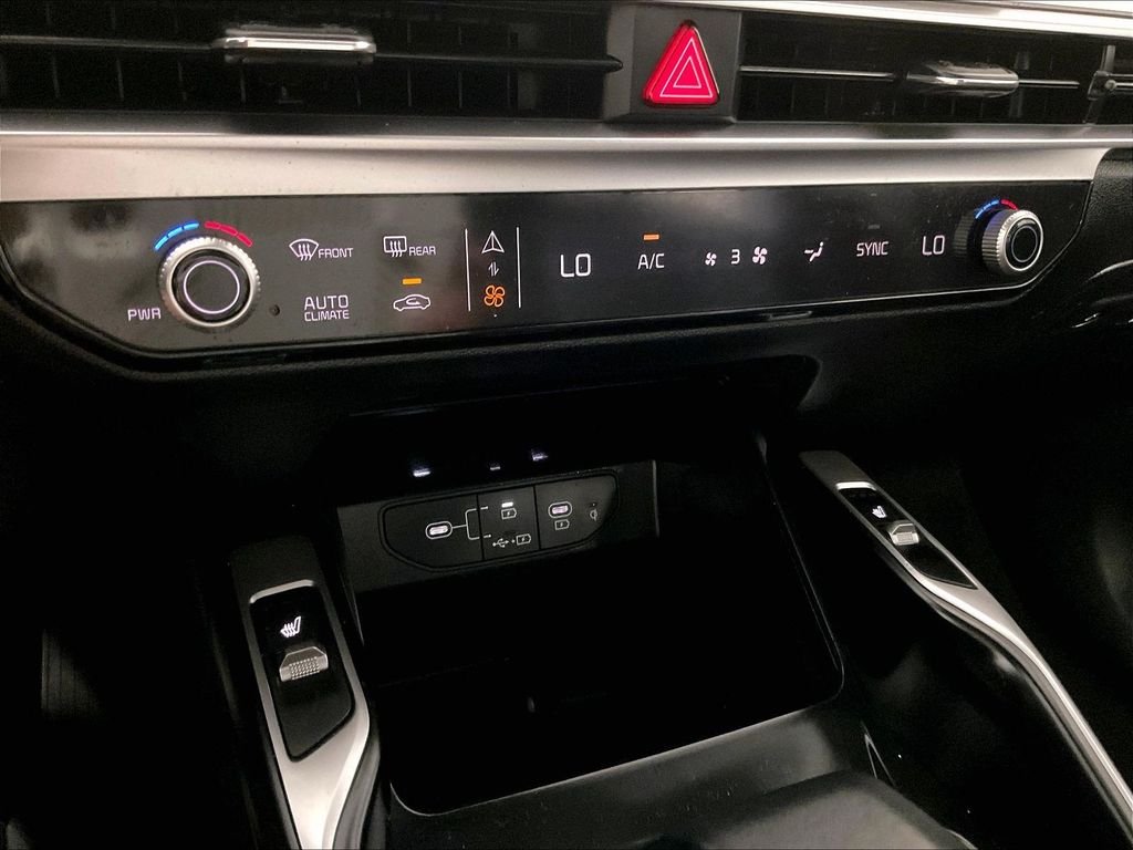 Used 2024 Black Kia S image 26