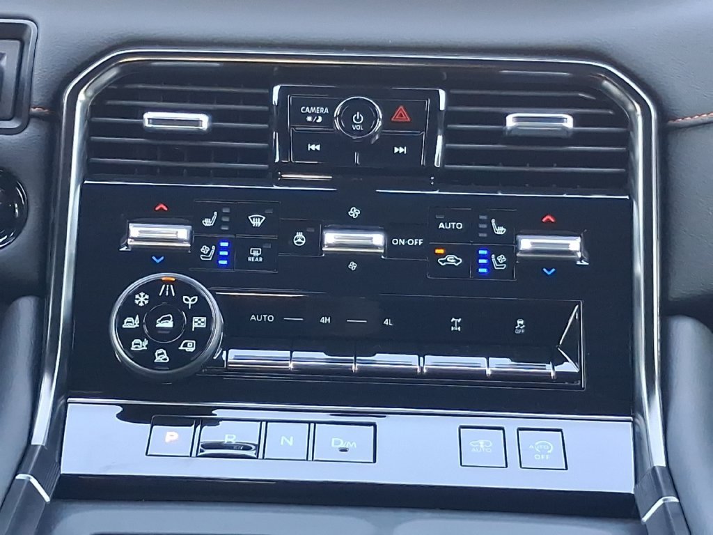 New 2026 White Nissan PRO-4X image 5