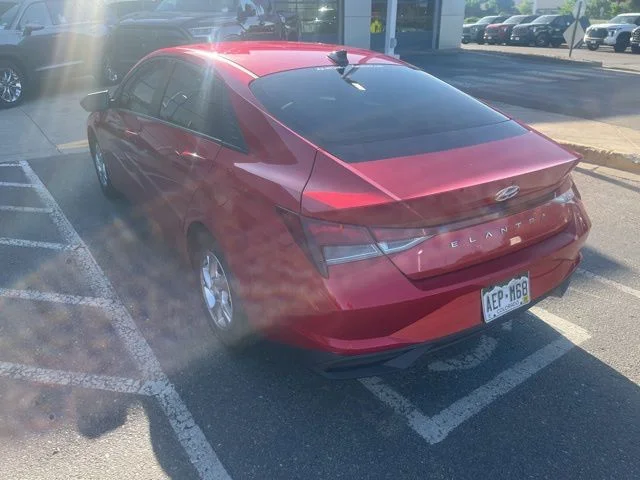 Used 2021 Red Hyundai SE image 5