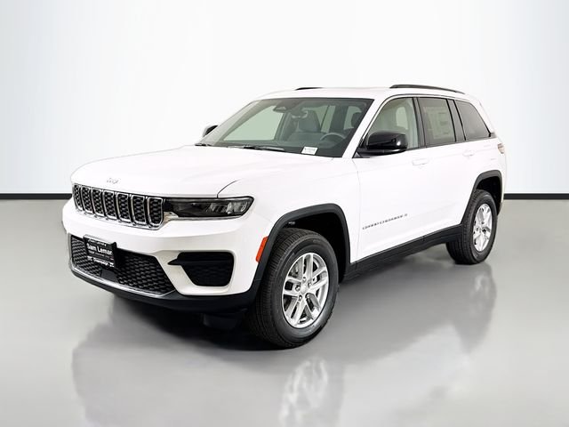 New 2026 Bright White Clear-Coat Exterior Paint Jeep Laredo X image 3