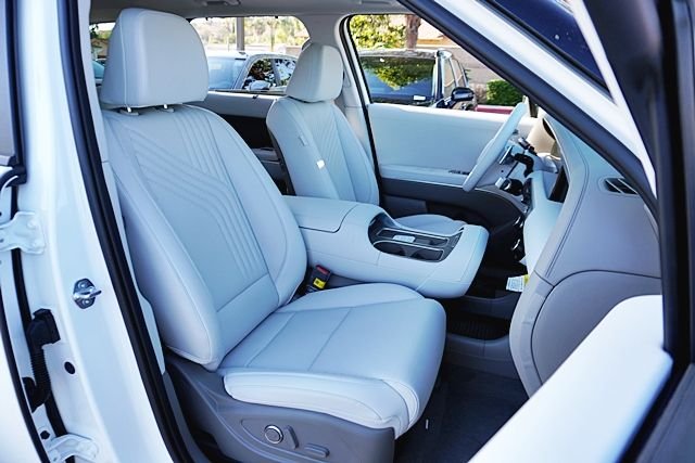 New 2026 White Hyundai SEL Premium image 14