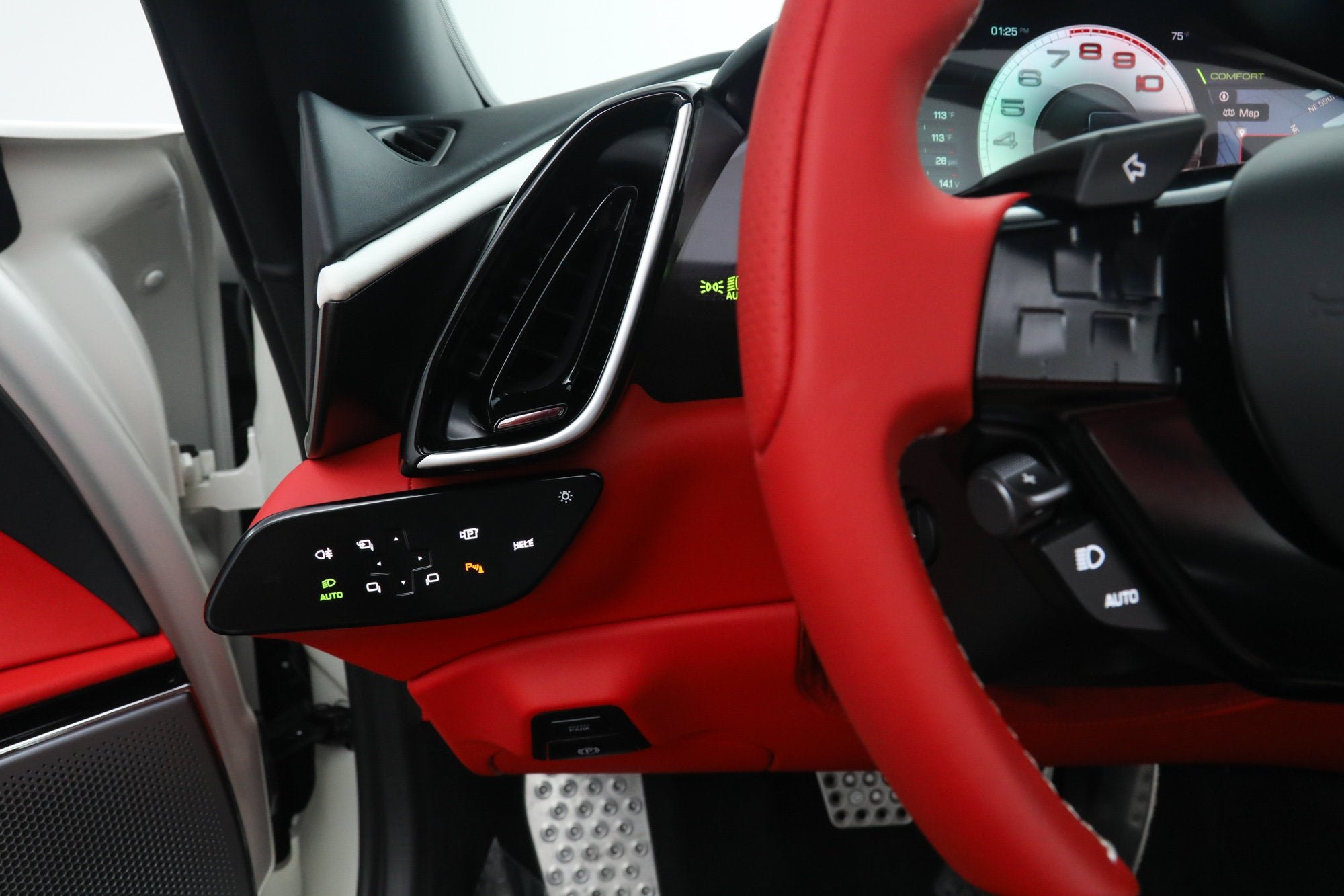 Certified Used 2025 Bianco Italia Ferrari  image 29