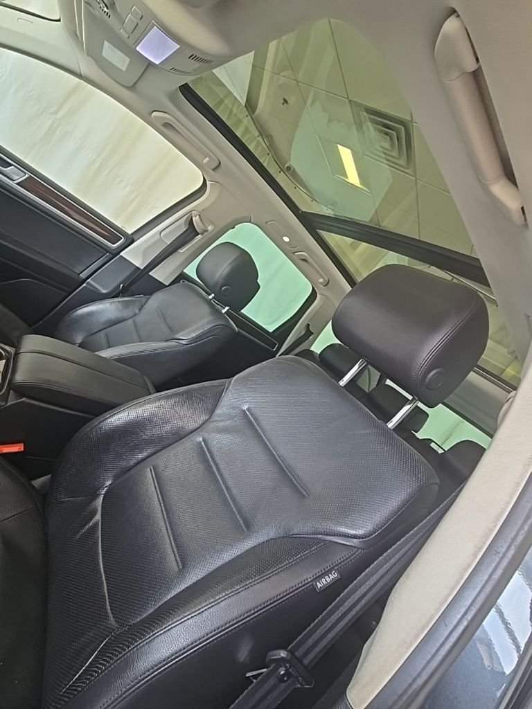Used 2016 Gray Metallic Volkswagen VR6 FSI image 8