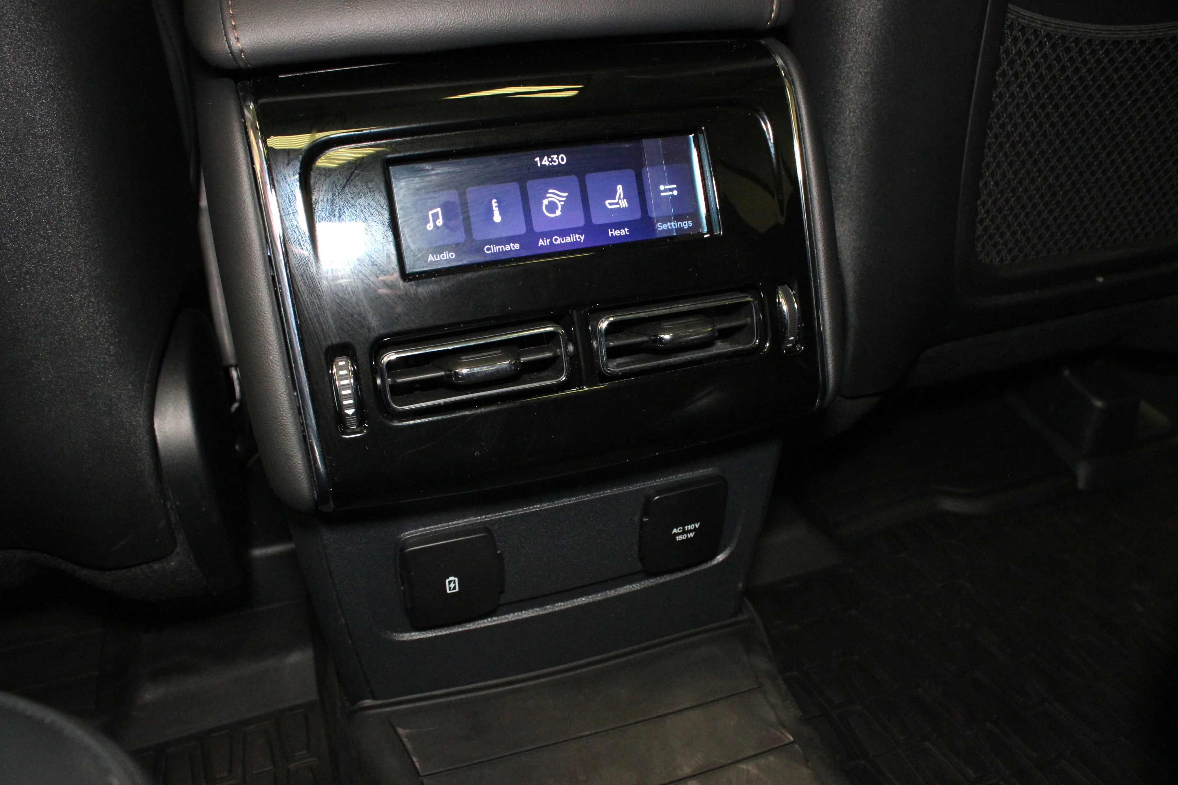 Used 2025 White Metallic Lincoln Premiere image 19