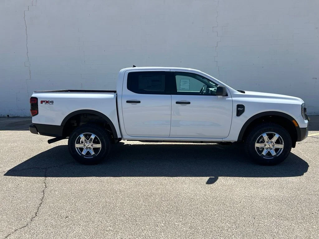 New 2026 Oxford White Ford XLT image 7