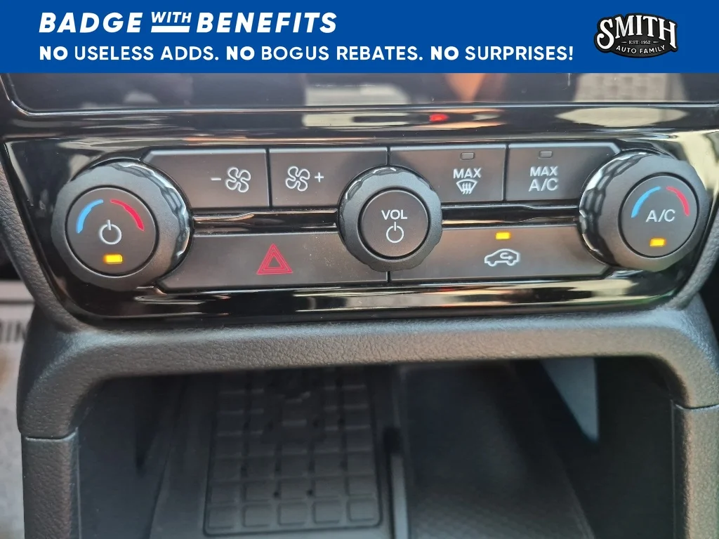 Certified Used 2025 Carbonized Gray Metallic Ford XLT image 28