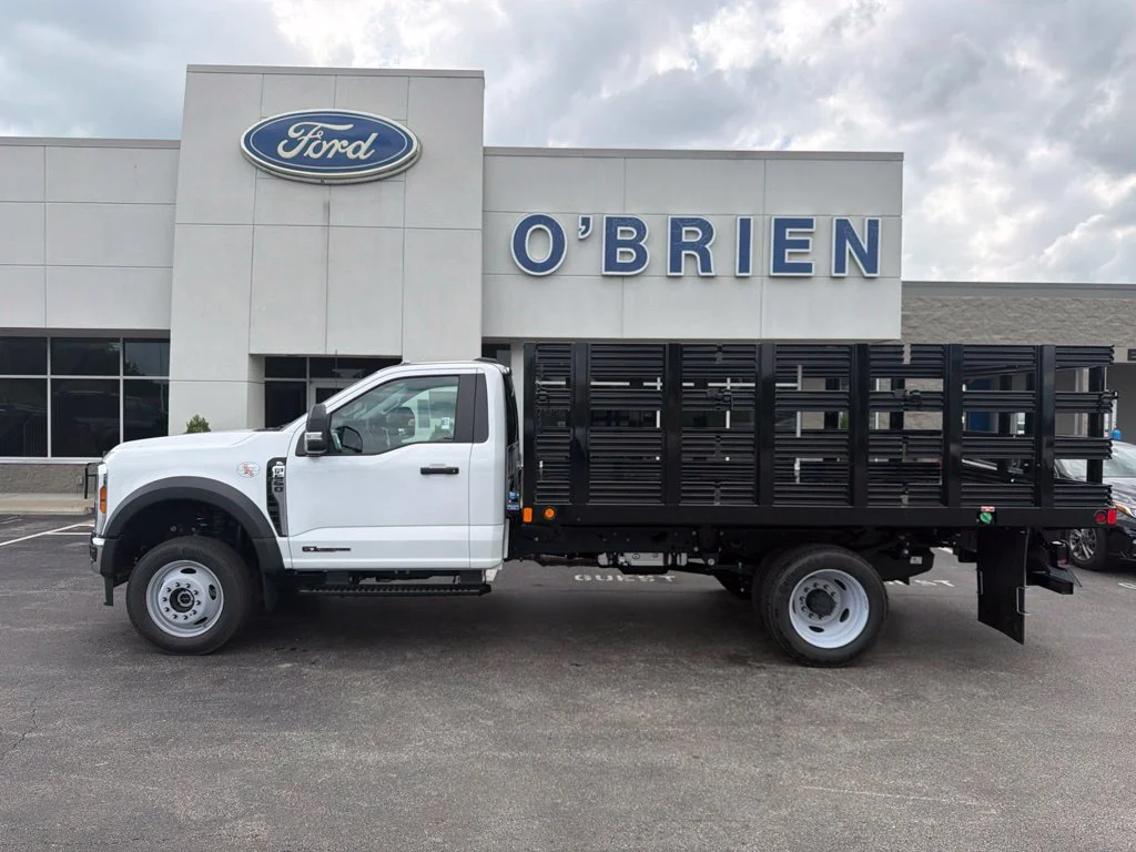 New 2026 Oxford White Ford F-550® XL image 2