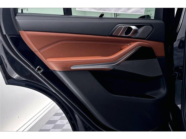 New 2026 Carbon Black Metallic BMW xDrive50e image 30