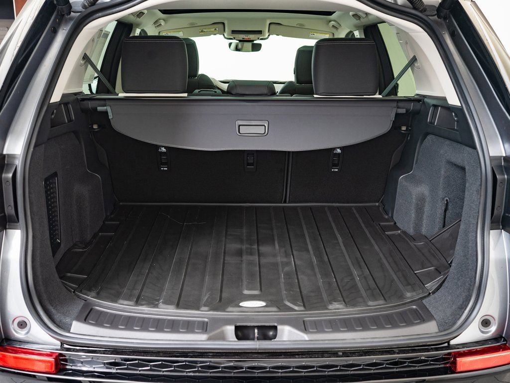 Used 2025 Eiger Grey Metallic Land Rover S image 17