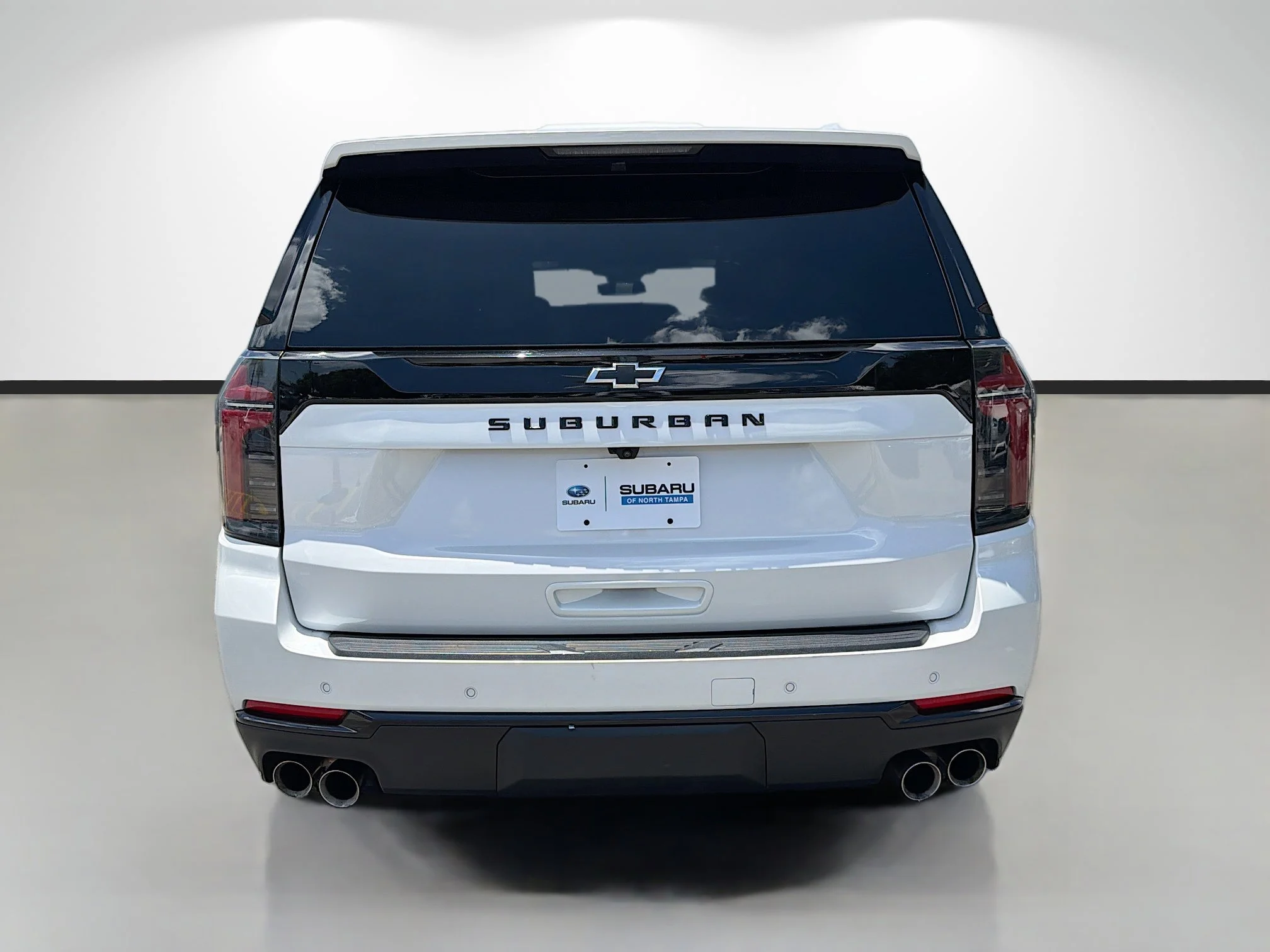 Used 2025 Iridescent Pearl Tricoat Chevrolet Z71 image 4