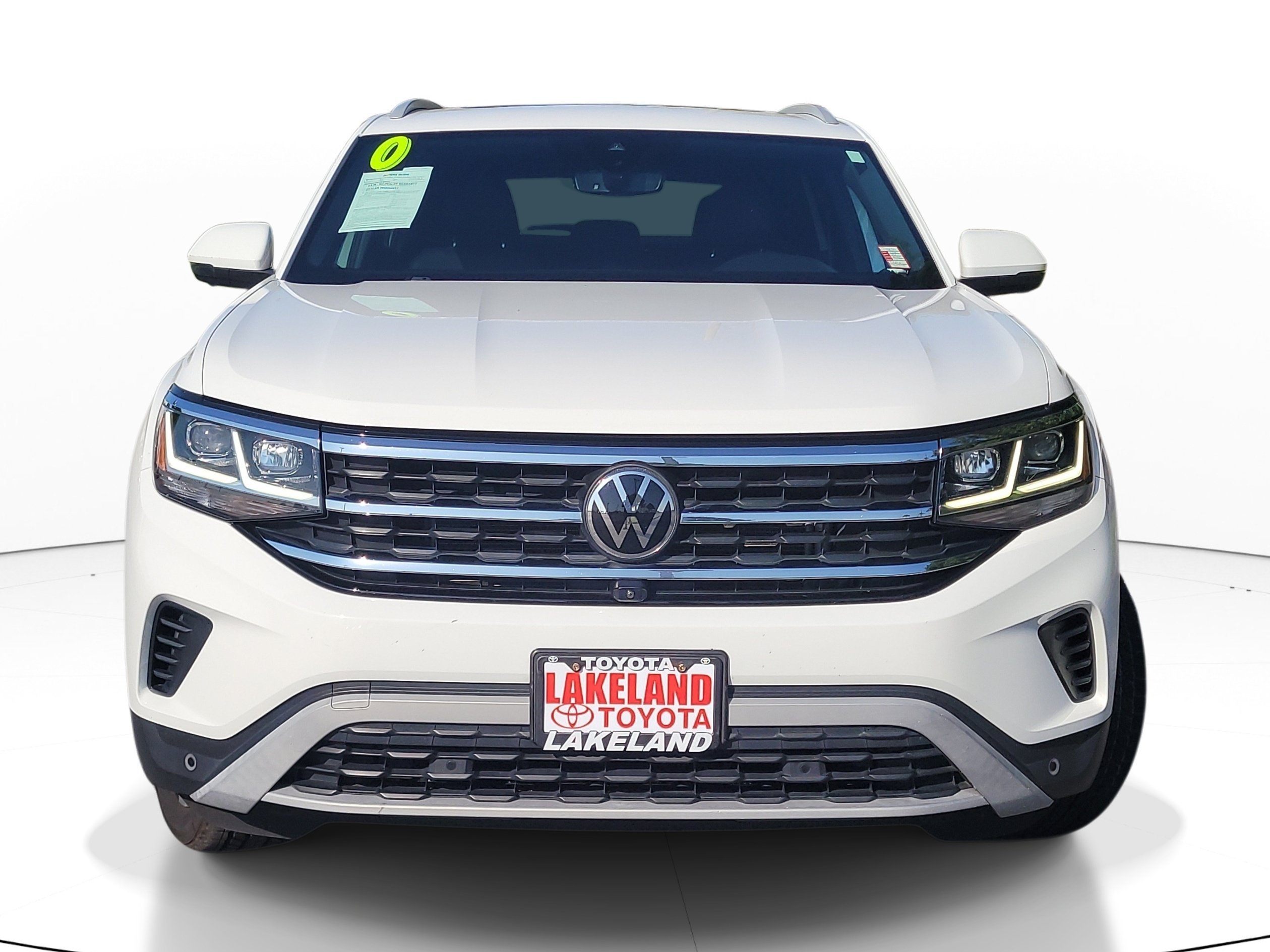 Used 2020  Volkswagen 3.6L V6 SEL Premium image 2