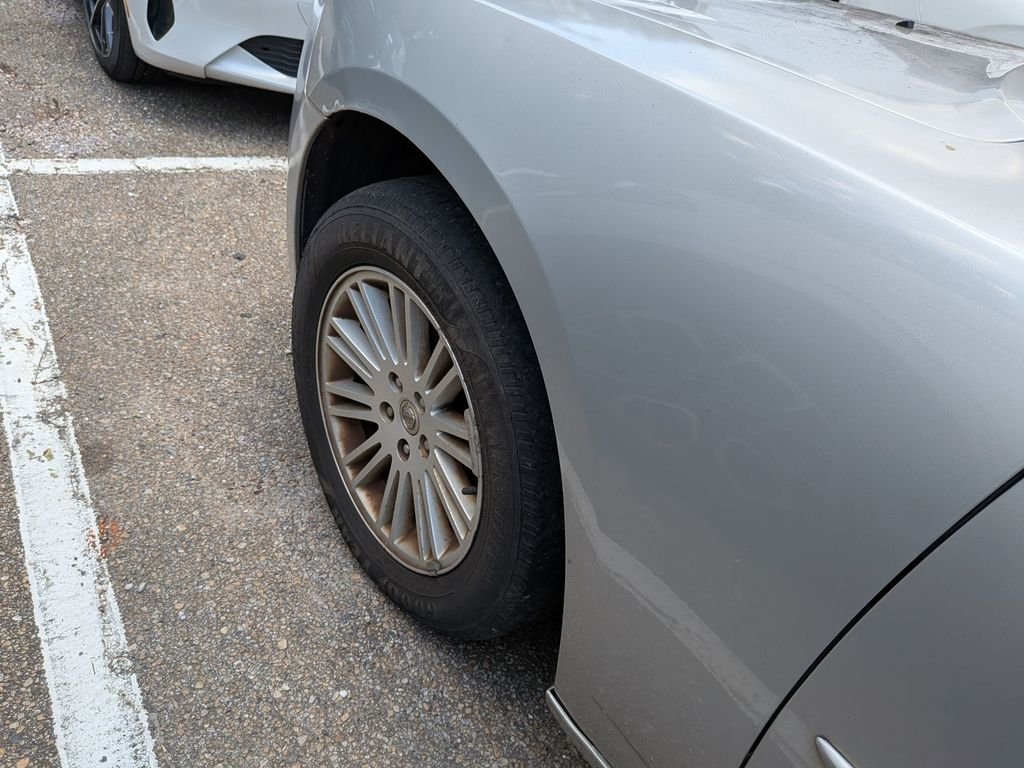 Used 2010 Silver Dodge SXT image 6