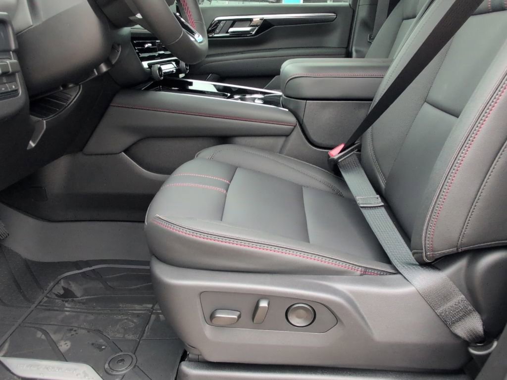 2026 Chevrolet Suburban RST - Photo 14