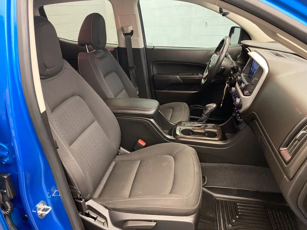 Used 2022 Blue GMC Elevation image 24
