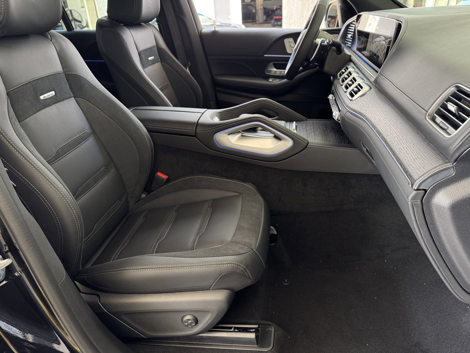 New 2026 Obsidian Black Metallic Mercedes-Benz AMG® GLE 53 4MATIC+ SUV image 40
