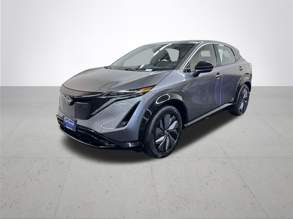 Used 2023 Gray Nissan ENGAGE image 2