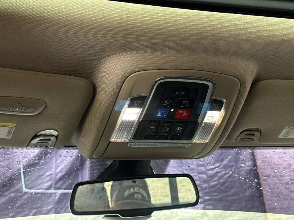 Used 2020 Diamond Black Crystal Pearlcoat Ram Laramie image 20