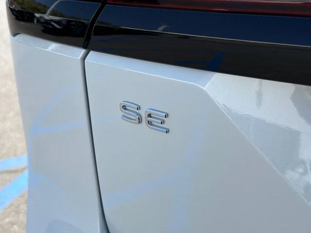 New 2026 Opal White Pearl Volkswagen 2.0T Peak Edition image 10
